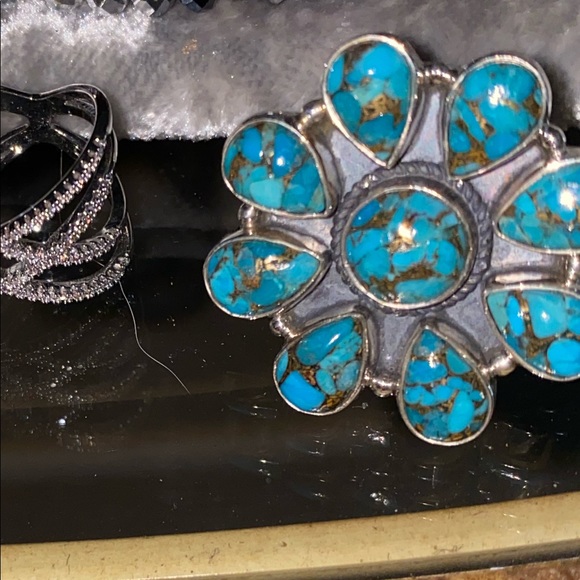Genuine Turquoise and sterling silver flower ring - Picture 2 of 2